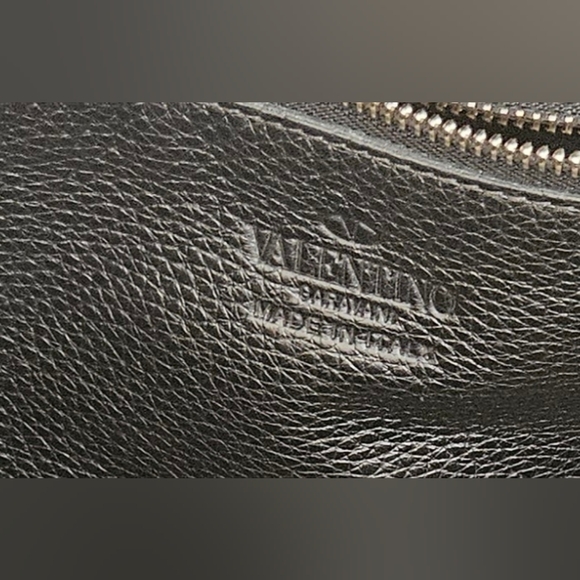 Valentino Garavani Black Tote with Platinum Studs - Picture 4 of 8